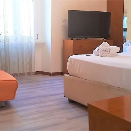 רומא Cozy Flat In Testaccio מראה חיצוני תמונה